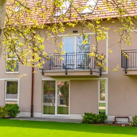 Freshgarden 102 Apartment Siófok