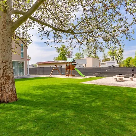 Freshgarden 102 Apartment Siófok